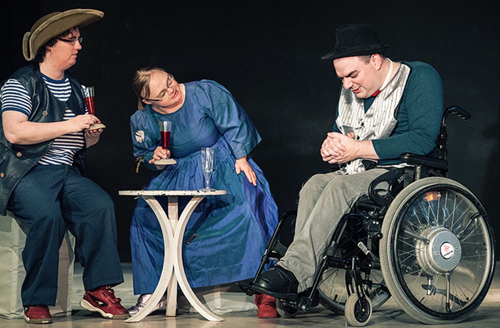 Hier sind Behinderte ganz normale Schauspieler