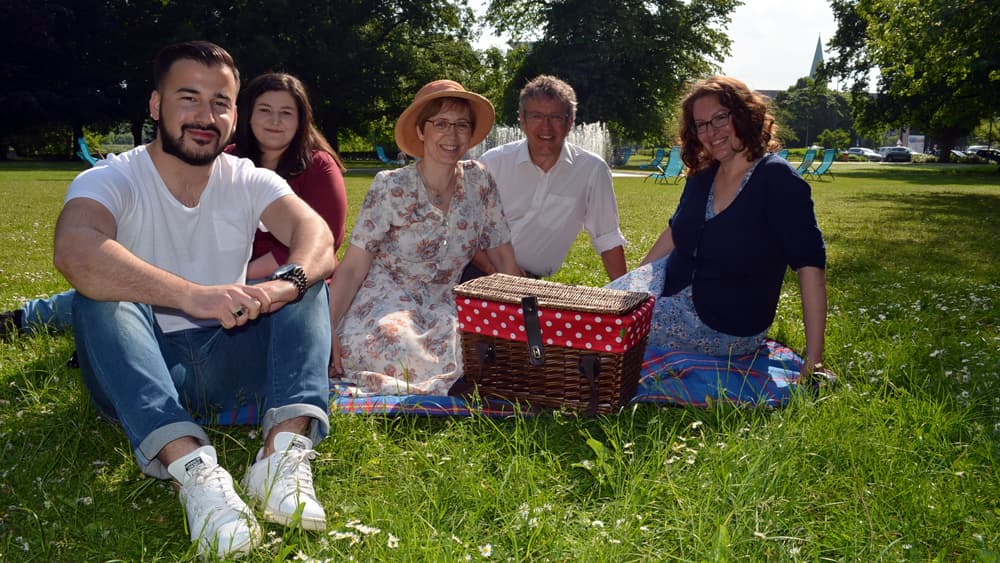 Zur Kieler Woche picknicken die Religionen