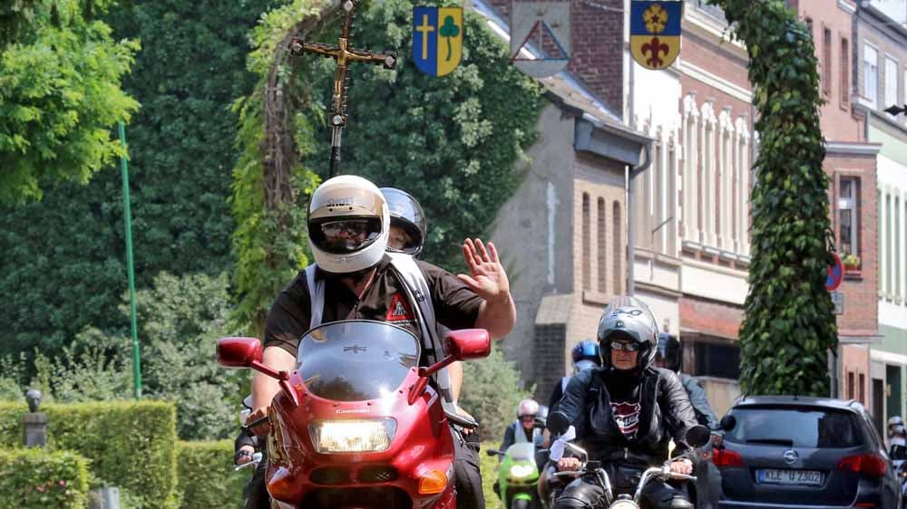 Motorradfahrer planen ökumenische Wallfahrt