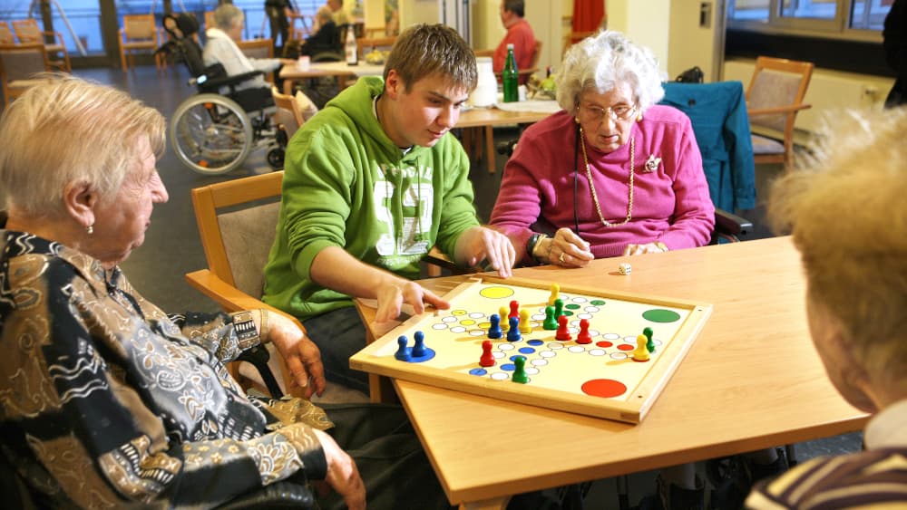 Mehr als 100.000 Unterschriften für Freiwilligendienst-Kampagne