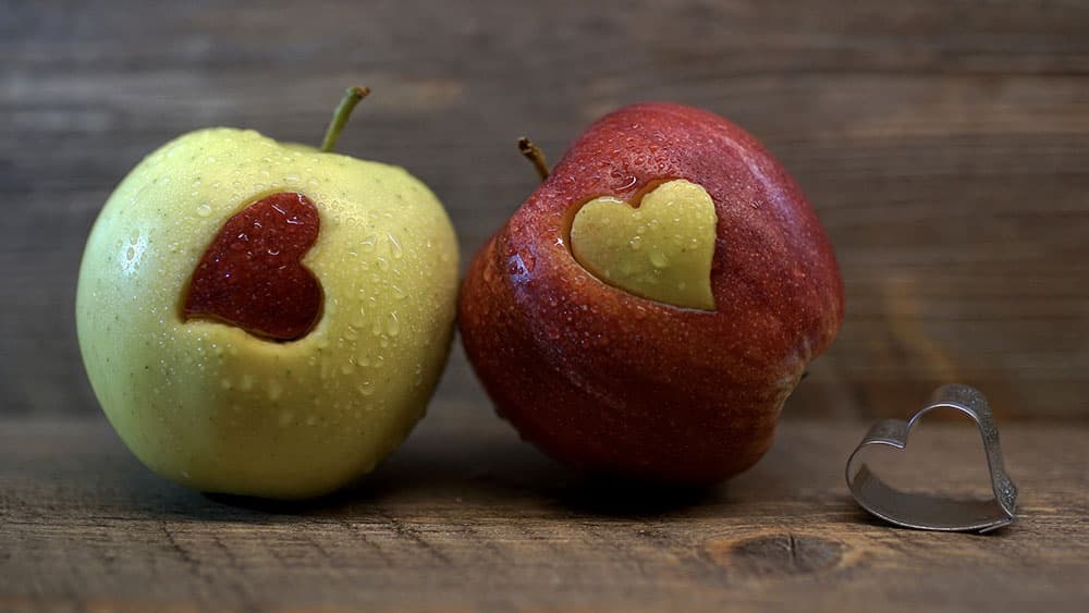 Lübecker Gemeinde weiht “Fairteiler”-Schrank ein