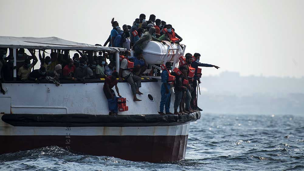 Umstrittener evangelischer Pfarrer kehrt nach Äußerungen zu Seenotrettung zurück