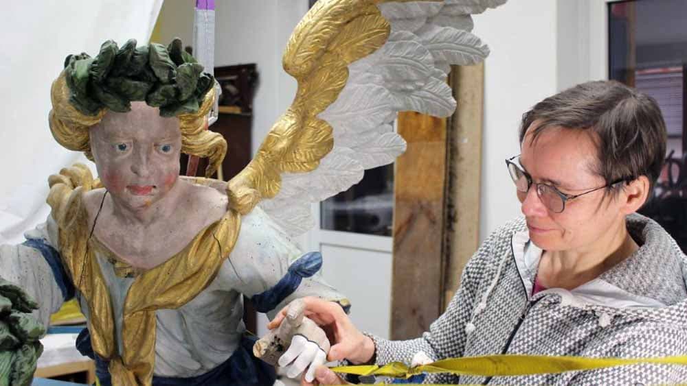 Bald soll der Taufengel von Döbbersen wieder herabschweben