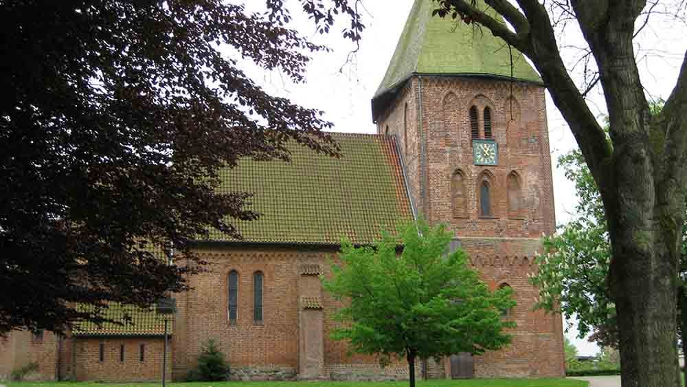 Gemeinde Zarpen feiert 800. Geburtstag ihrer Kirche