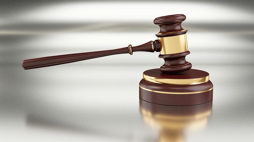 Kinderpornografie: Priester zu zwei Jahren auf Bewährung verurteilt