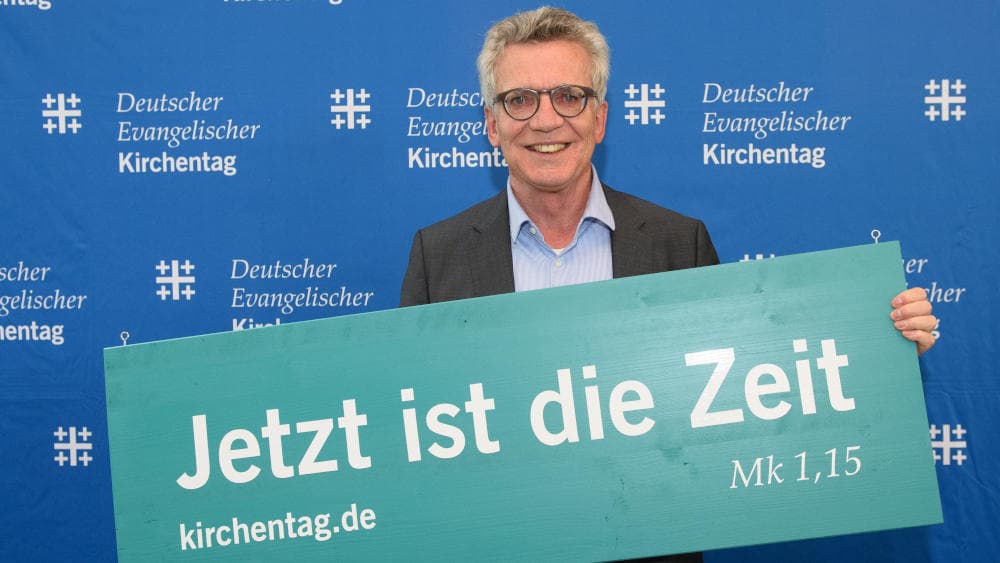 Streitbarer Präsident: Thomas de Maizière will Kirchentag öffnen