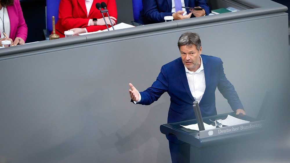 Heizungsgesetz im Bundestag: Heftige Kritik der Opposition