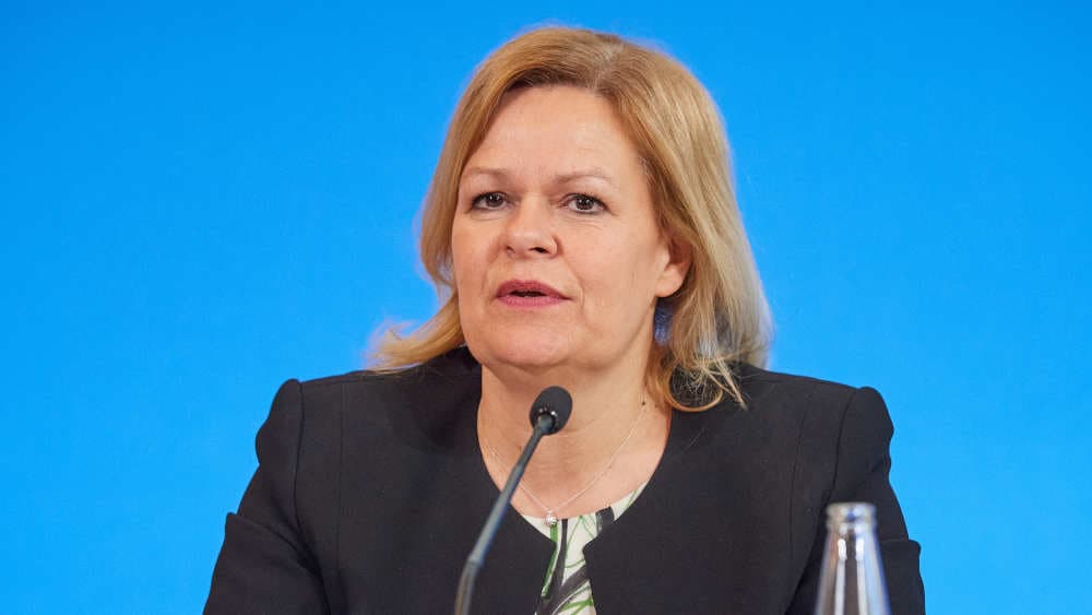 Faeser kündigt Ansprechstelle zum Schutz von Kommunalpolitikern an
