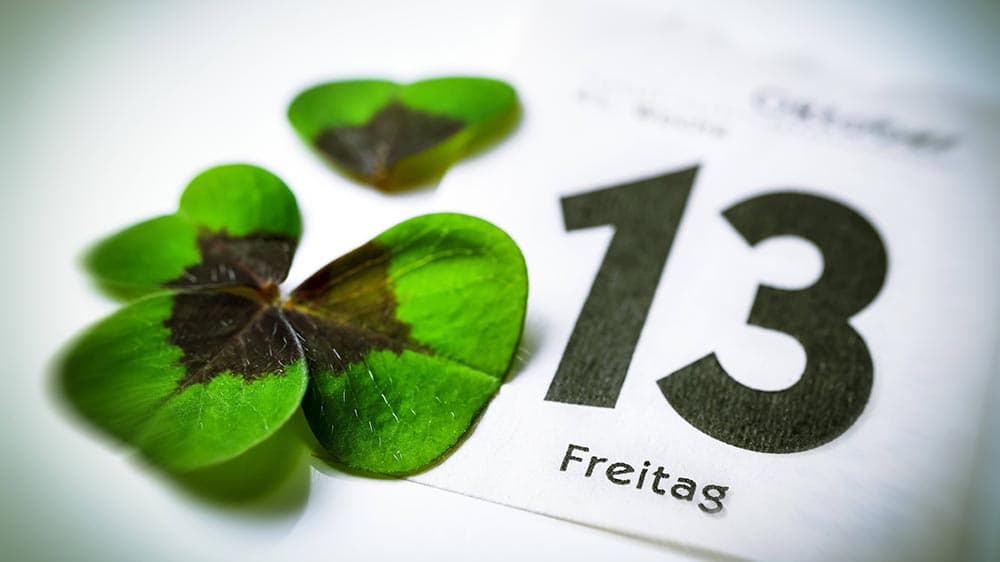 Wie der Aberglaube der Kirche Konkurrenz machte