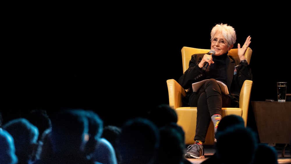 Joan Baez: Kriegslage stellt Pazifistin vor inneren Konflikt