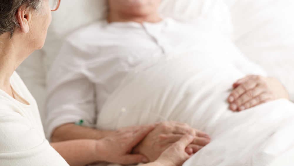 Späte Aussöhnung: Dunkle Wolken über Sterbenden