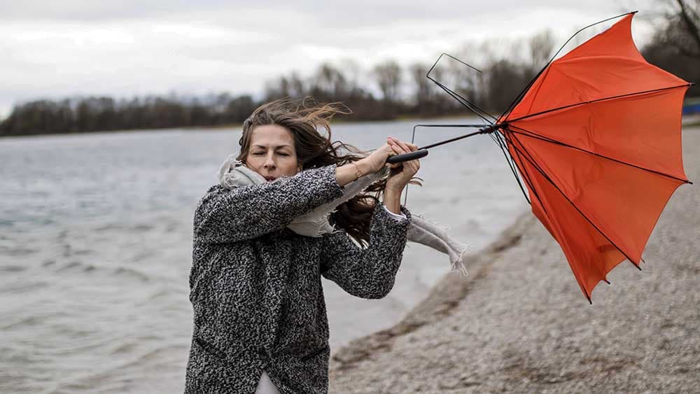 Kaputt? Das bekommt der “Doktor der Schirme” wieder hin