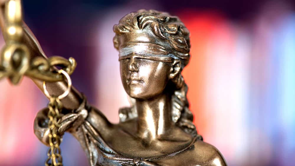 Verwaltungsgericht lässt Rechtsextremen zum Jura-Referendariat zu