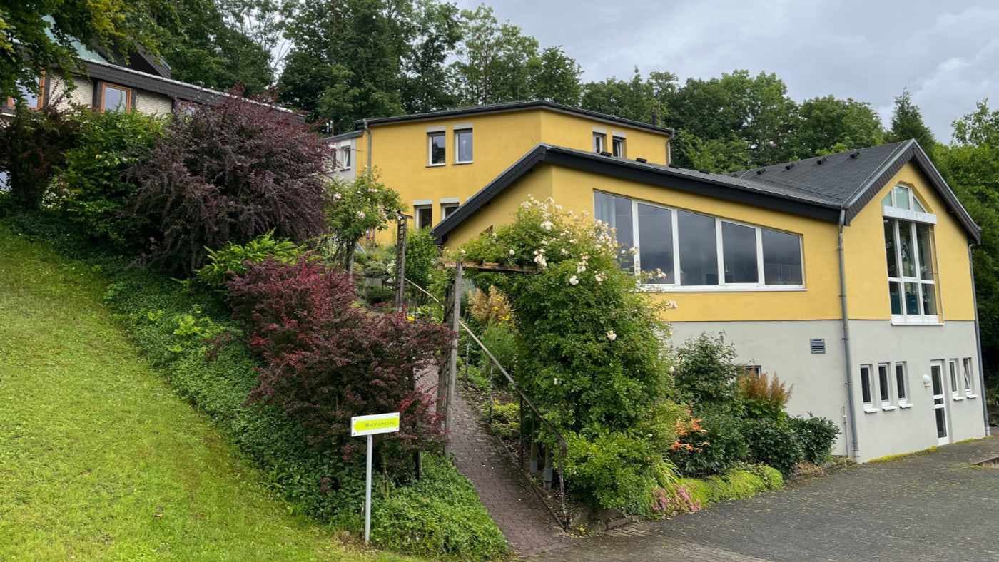 Kloster zu verkaufen: Diakonissen inserieren auf ImmoScout