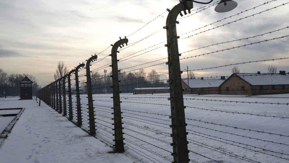 Auschwitz: Buch dokumentiert Zeitzeugen-Reden