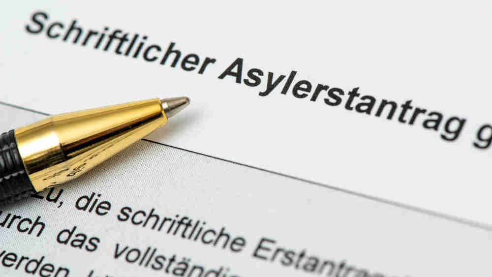Bericht: Zahl der Klagen gegen Asylbescheid steigt