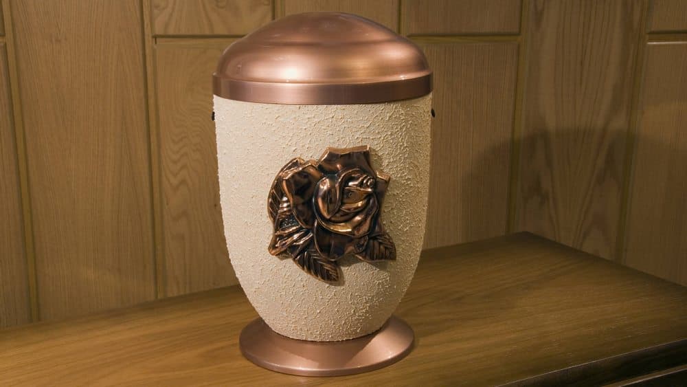 Debatte um Bestattungsrecht hält an