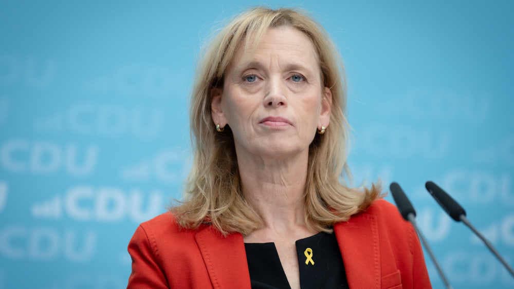 Prien verteidigt Zuständigkeit der Bundesländer für Bildung