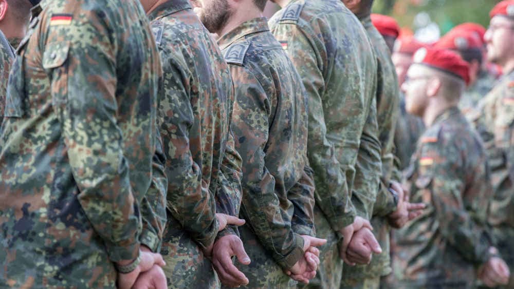 Bundestag stimmt für neuen Wehrdienst