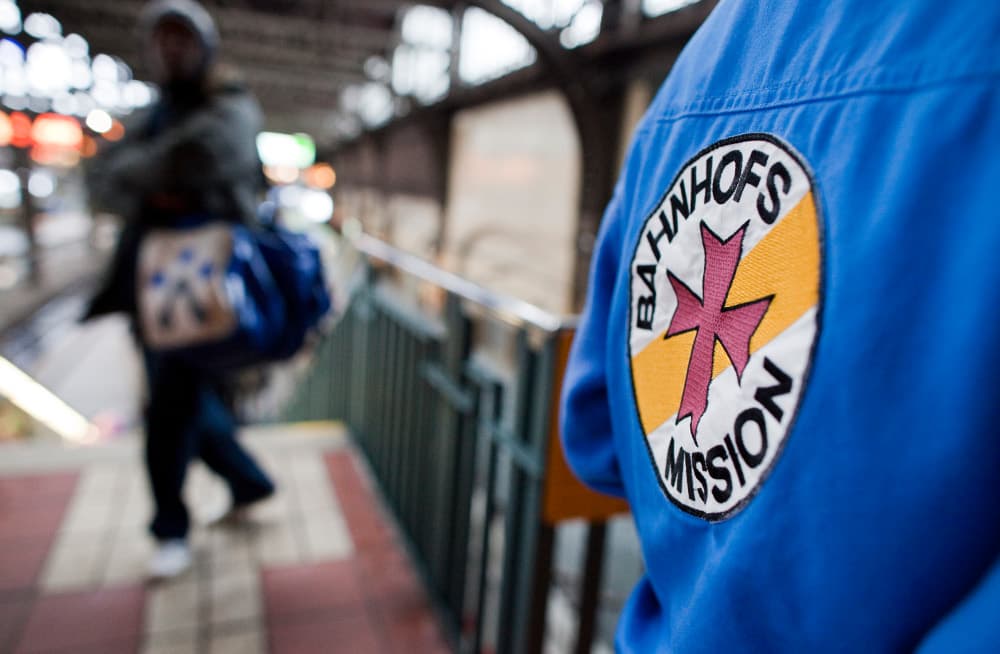 Neue Bahnhofsmission feiert Richtfest