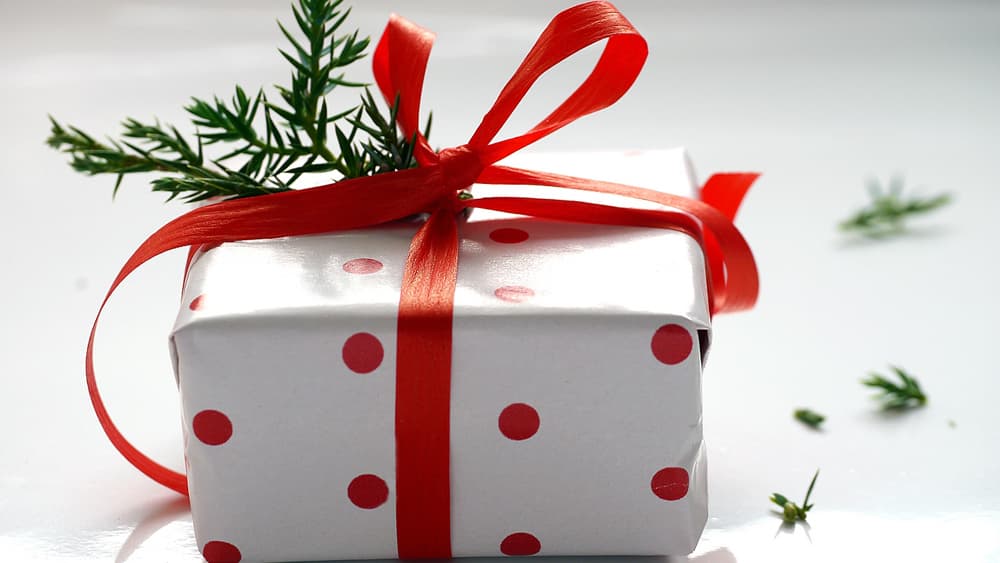 Caritas verschickt Päckchen in die Ukraine