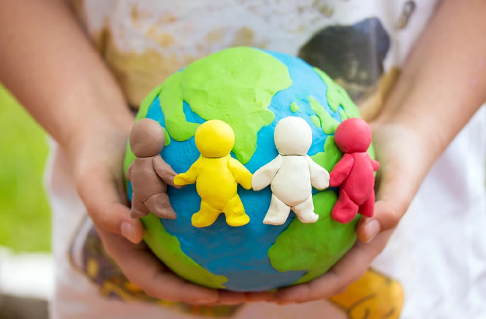 Bremische Kirche stellt erstmals muslimische Erzieherin ein