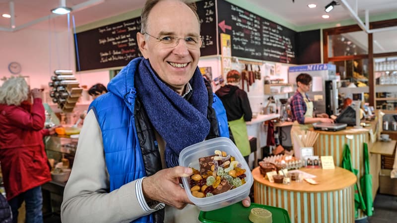 Bischof Meister fastet mit Shampoo am Stück