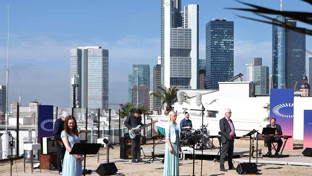 Ökumenischer Kirchentag eröffnet – in luftiger Höhe