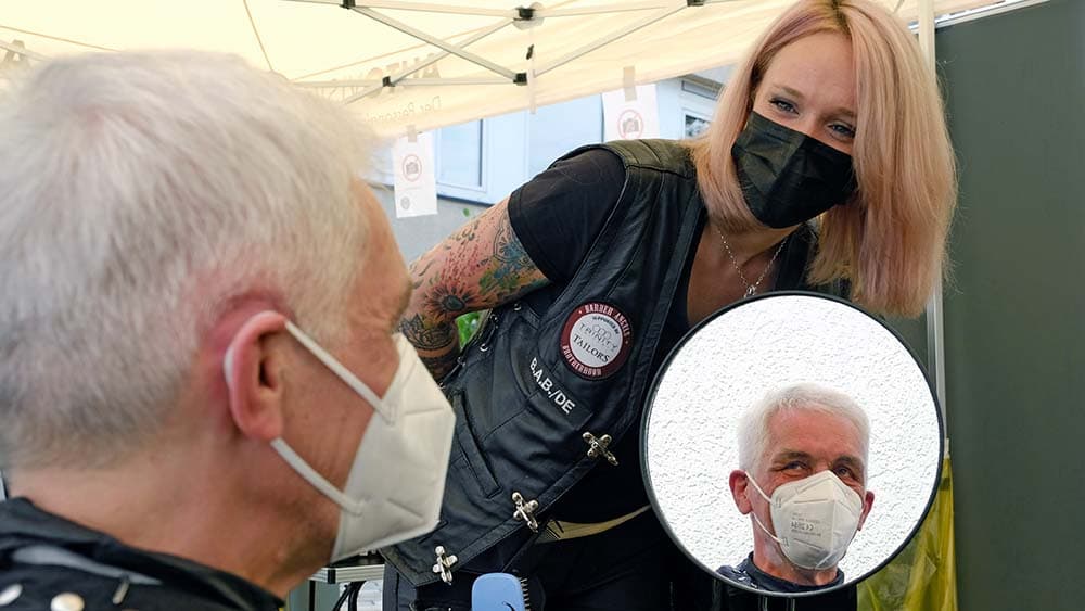 Waschen, schneiden, helfen