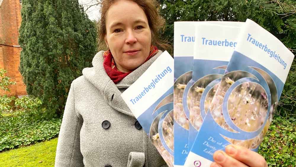 Trauerbroschüren informieren verwaiste Eltern
