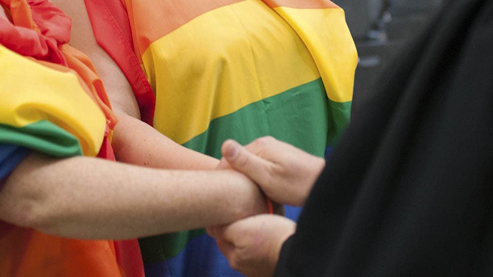 “#OutInChurch” bekommt Ehren Pride Award