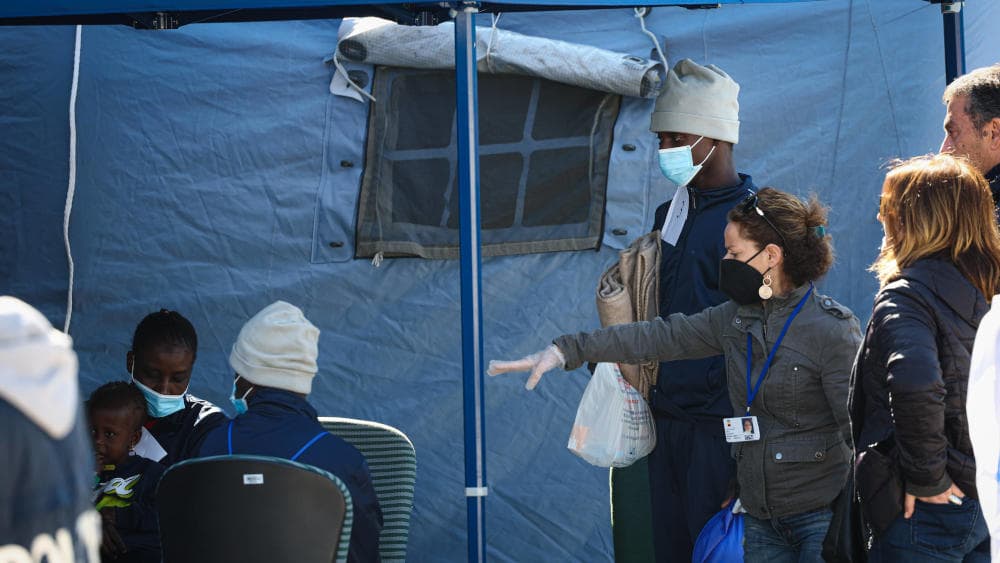 Hunderte Flüchtlinge aus dem Mittelmeer gerettet