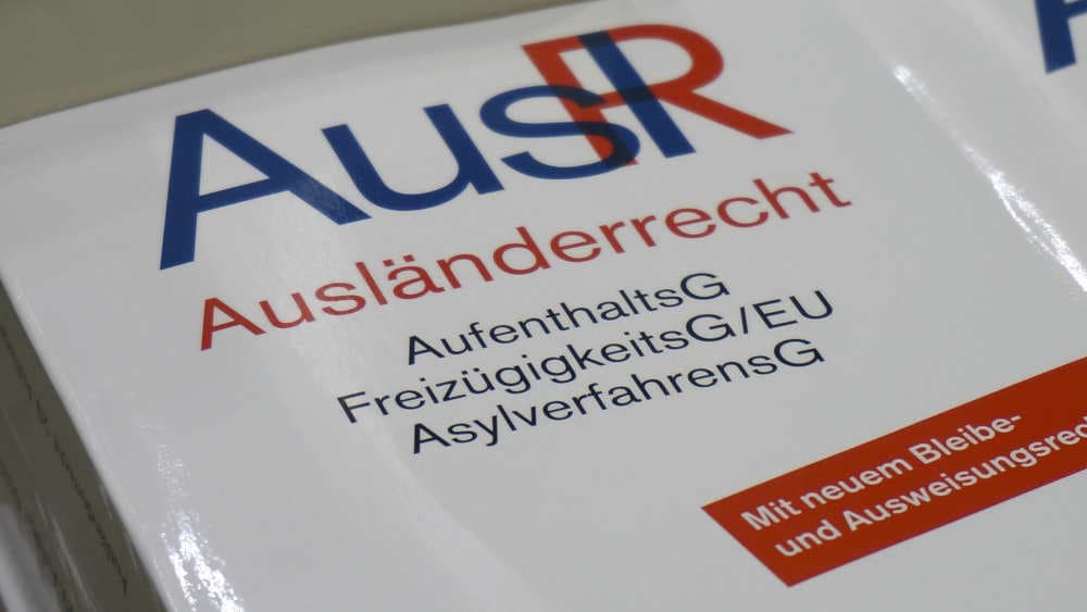 Gericht verhandelt über Einreiseverbot für Ausländer
