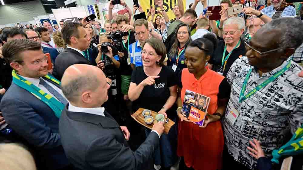 Debatte um Asylrecht bestimmt den Kirchentag