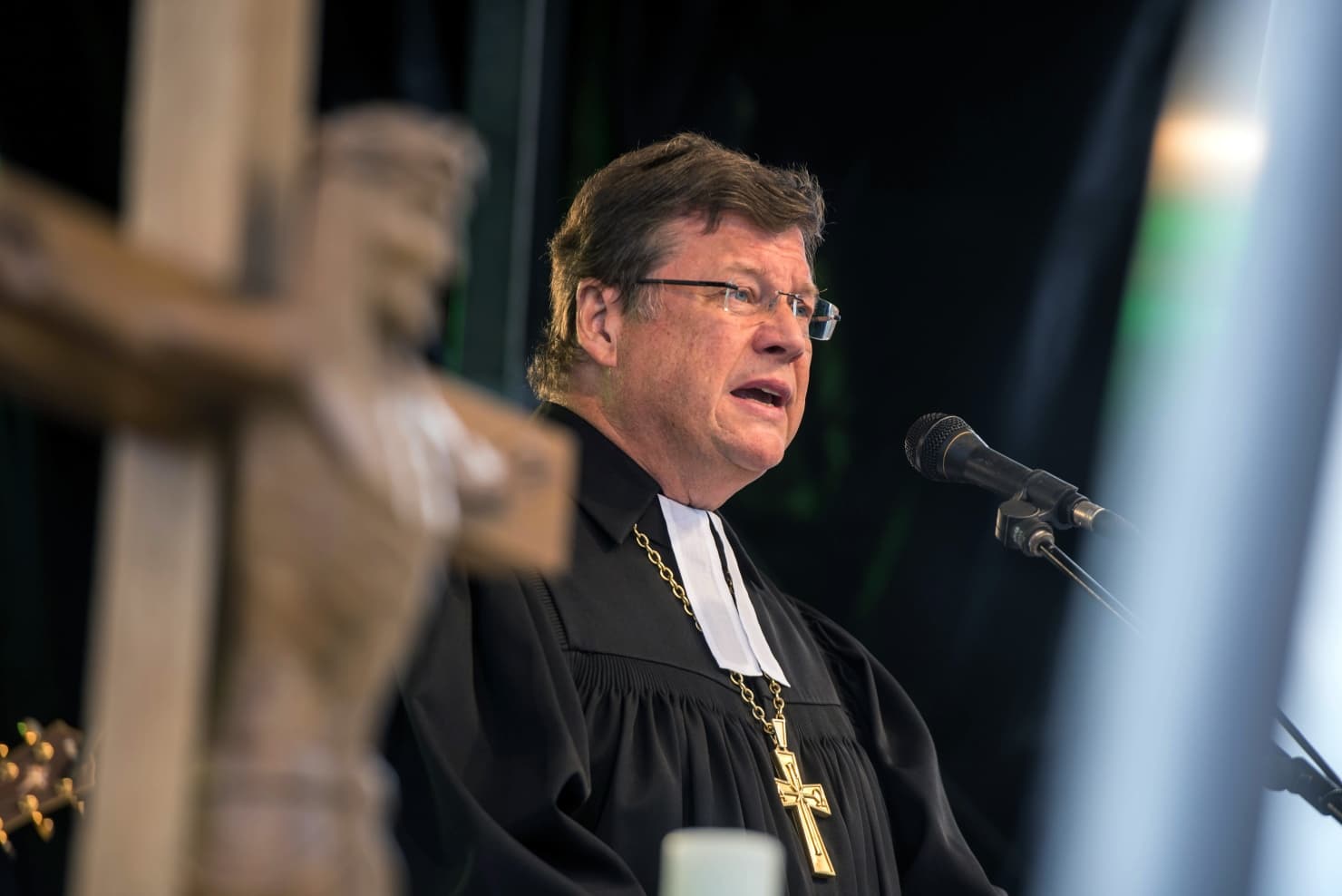 Nordkirche geht auf Distanz