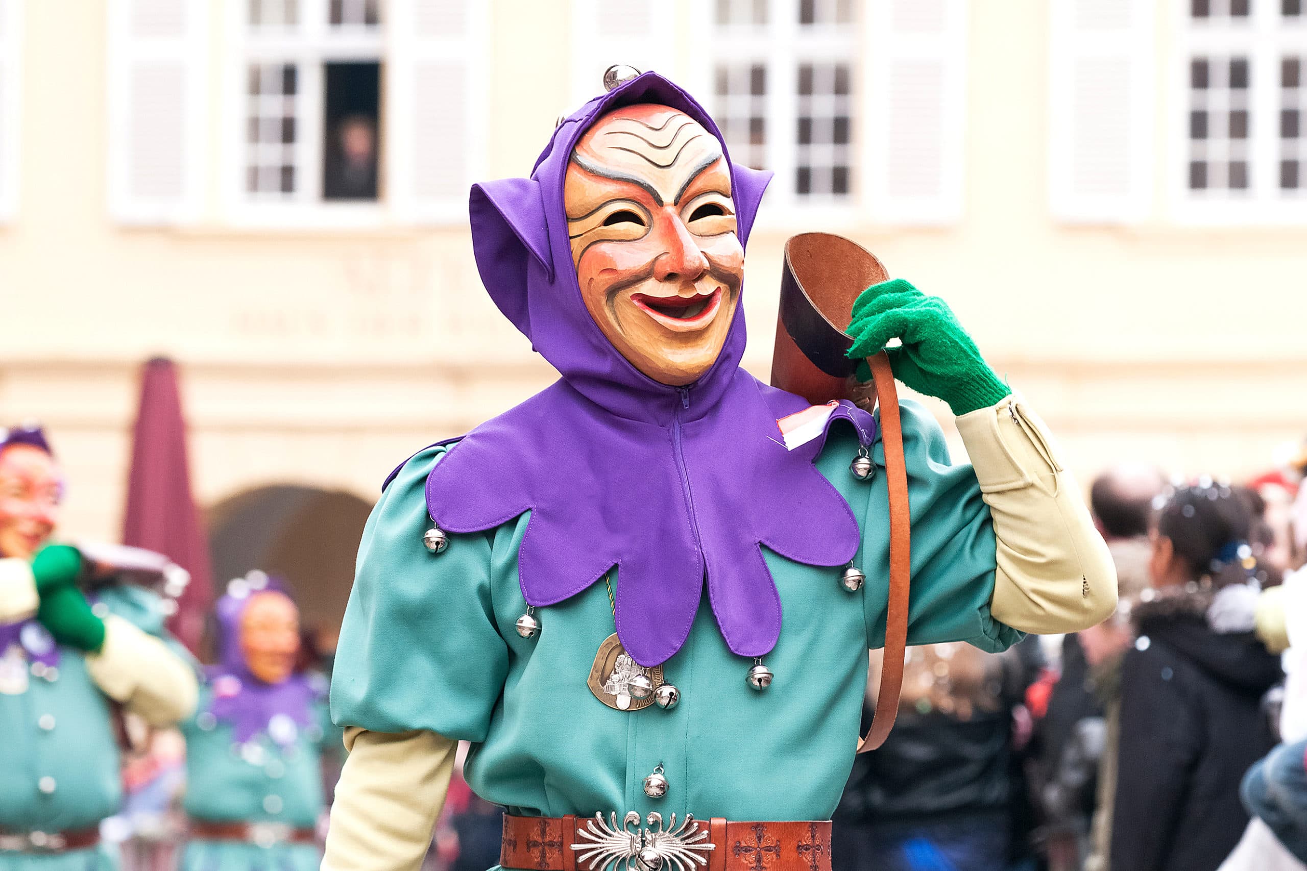 Kritik mit Augenzwinkern