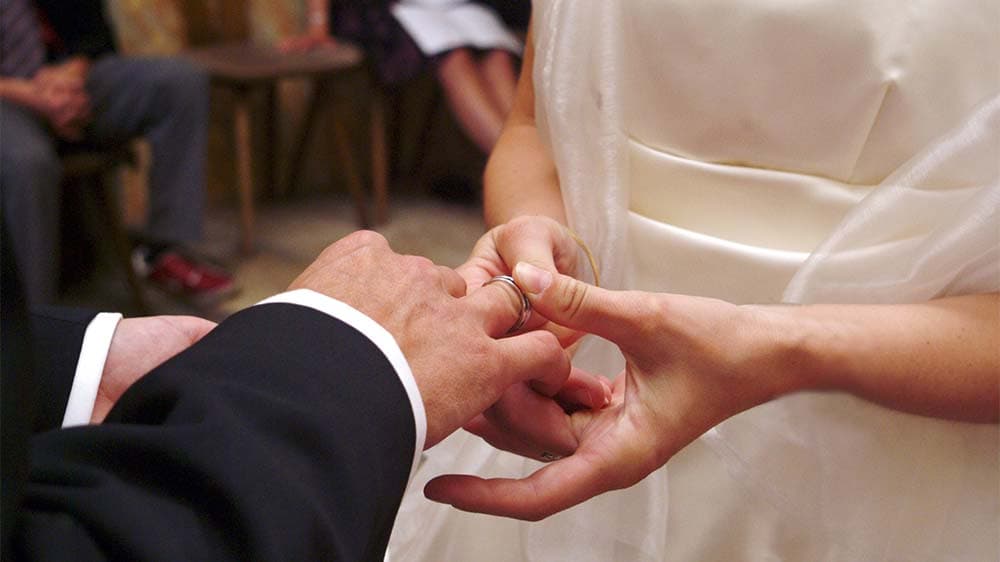 Hochzeitsglocken läuten beim Wacken Open Air