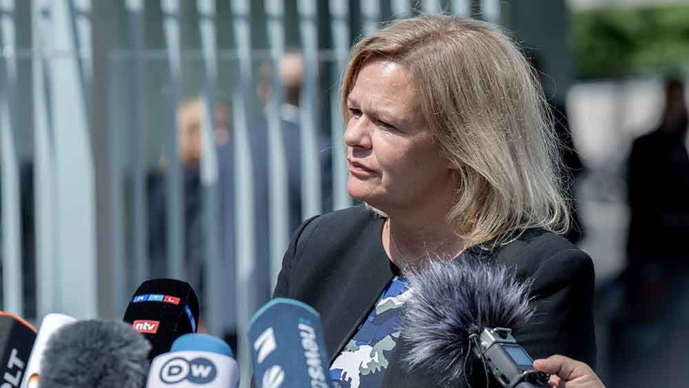 Faeser und Union streiten über Kurs in Migrationspolitik