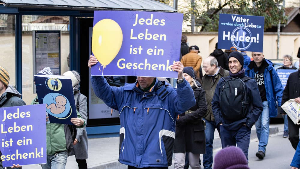 Ampel will Gehsteigdemos von Abtreibungsgegnern verbieten