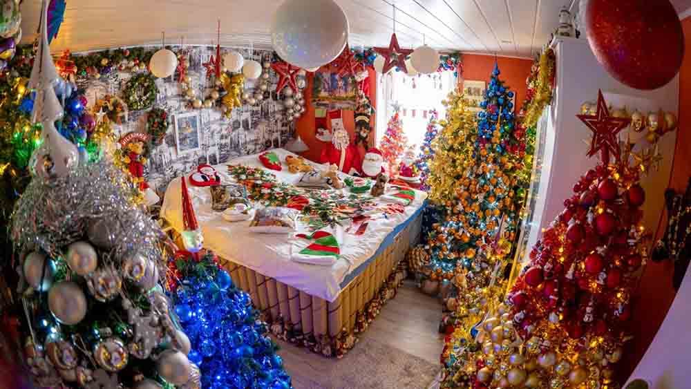555 Weihnachtsbäume in einem Haus: Ehepaar knackt Weltrekord