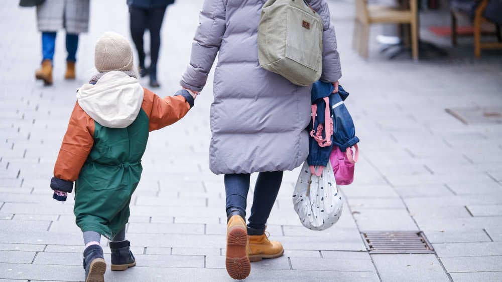 Verbände: Elterngeld auch für Pflegeeltern