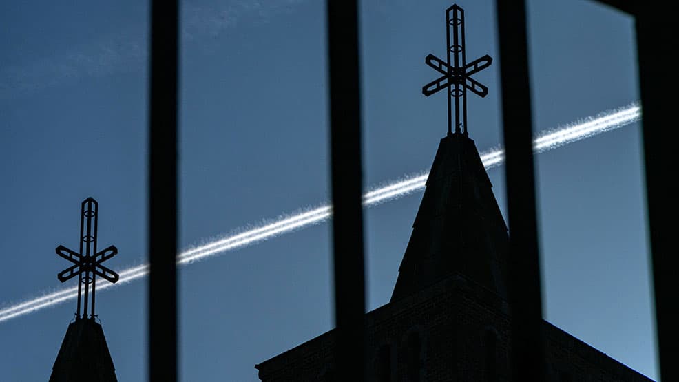 Betroffene begrüßen Einigung von Bischof und Pfarrer