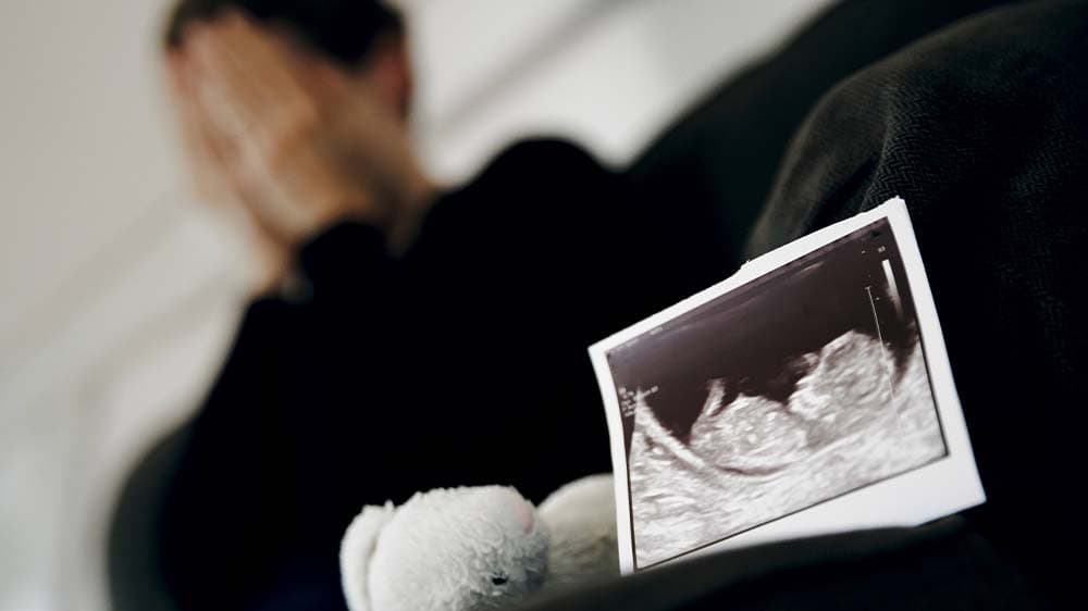 Verbände für besseren Schutz von Frauen nach Fehlgeburten