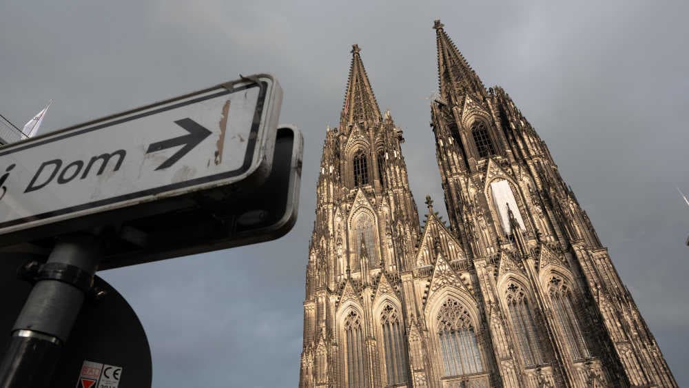 Erzbistum Köln: Früheres Priester-Pflegekind fordert Schmerzensgeld
