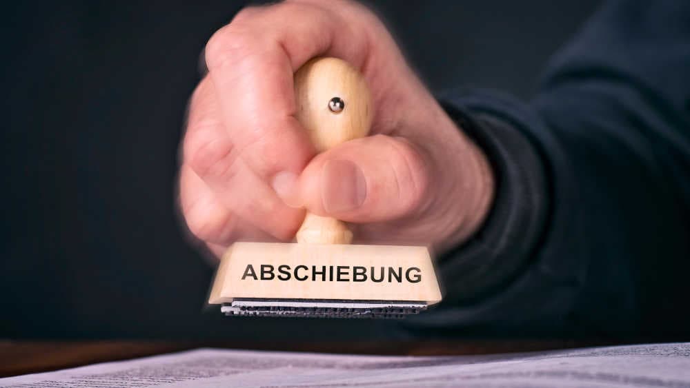 EU-Rückführungsverordnung: Schneller, härter und in Drittstaaten