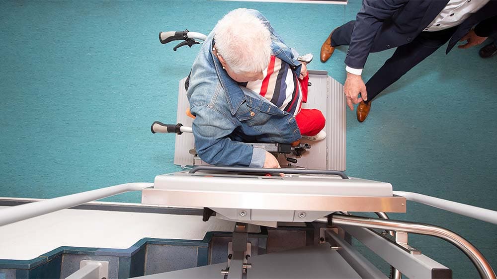 Treppenlift kann zur Kostenfalle werden – Tipps für Verbraucher
