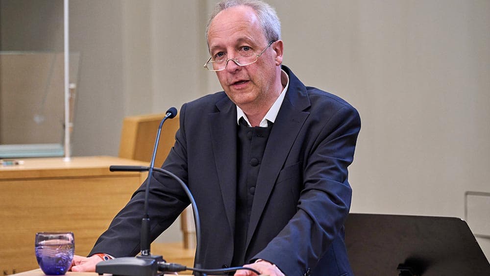 Berliner Bischof sieht Jüngere bei Wehrdienst-Debatte außen vor