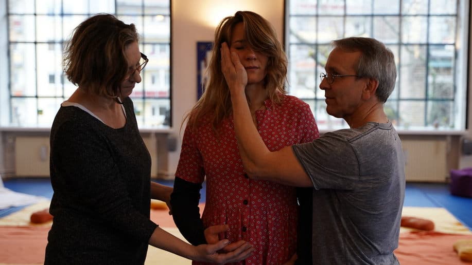 ZDF-Reportage erforscht Bedeutung von Körperkontakt