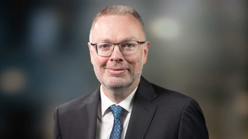 Prälat will Beamtenstatus von Pfarrern abschaffen