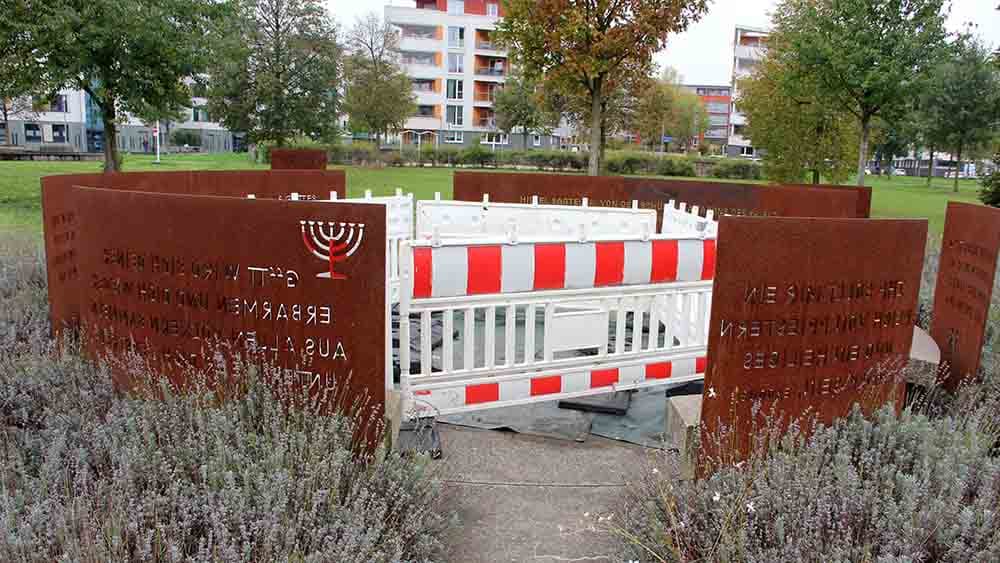 Karlsruhe: Betroffenheit nach Beschädigung eines jüdischen Mosaiks